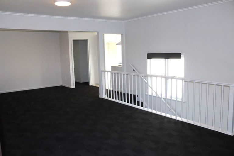 Photo of property in 579 East Coast Road, Browns Bay, Auckland, 0630