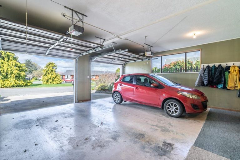 Photo of property in 18 Waterford Drive, Winton, 9720