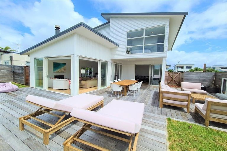 Photo of property in 148 Sands Crescent, Matarangi, Whitianga, 3592