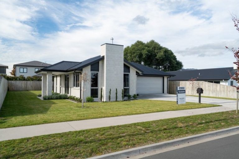 Photo of property in 6 Huka Heights Drive, Rangatira Park, Taupo, 3330