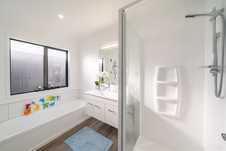 Photo of property in 16 Pattullo Crescent, Wallaceville, Upper Hutt, 5018