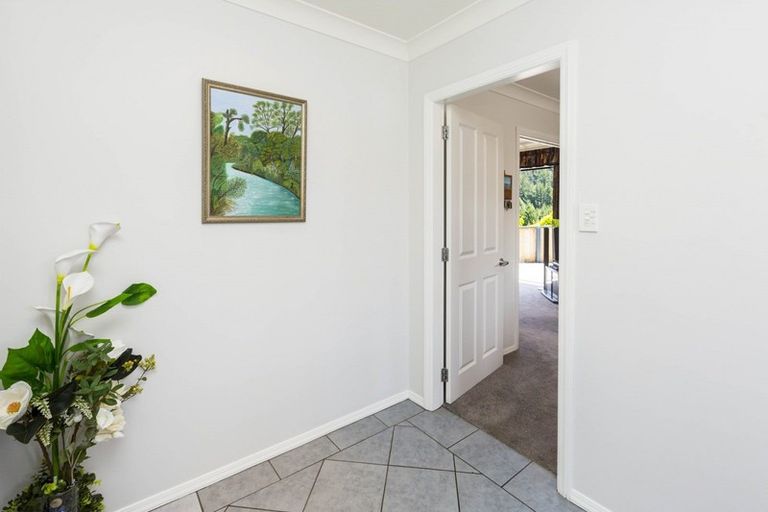 Photo of property in 20 Ormrod Grove, Riverstone Terraces, Upper Hutt, 5018