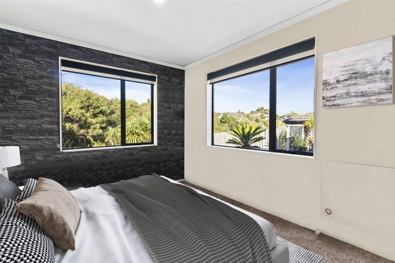 Photo of property in 19 William Gamble Drive, Greenhithe, Auckland, 0632