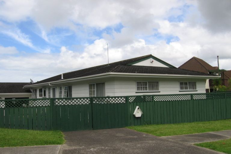 Photo of property in 14 Eleanor Place, Blockhouse Bay, Auckland, 0600