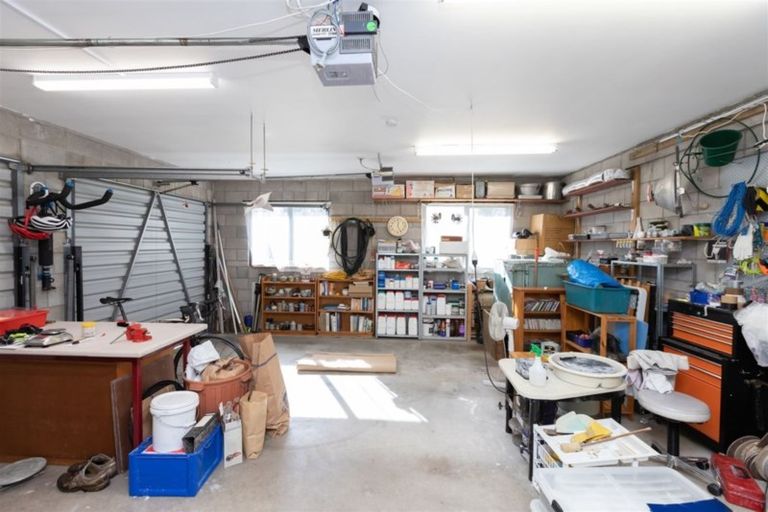 Photo of property in 32 Western Heights Drive, Western Heights, Hamilton, 3200