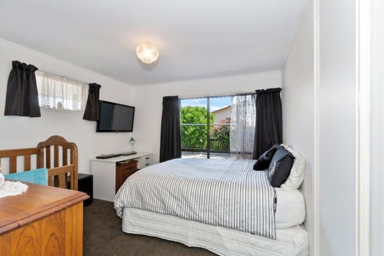 Photo of property in 9 Ludlow Place, Parklands, Christchurch, 8083