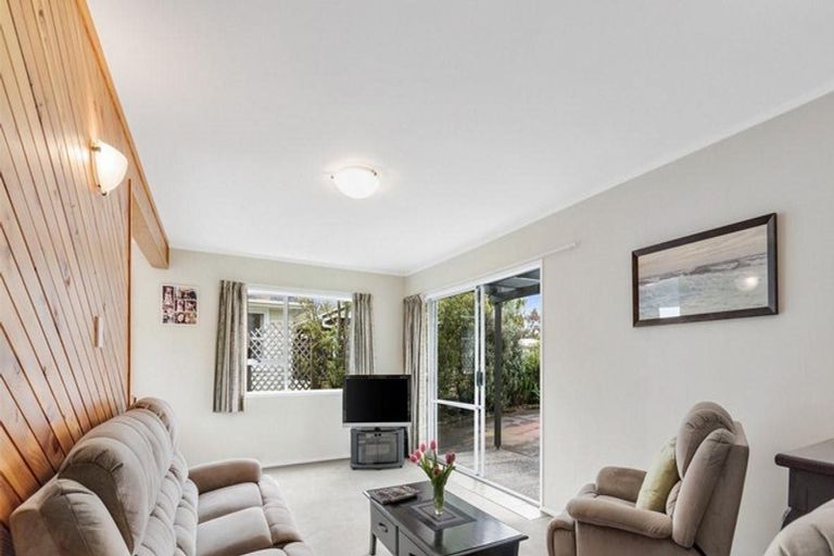 Photo of property in 65 Konini Road, Titirangi, Auckland, 0604