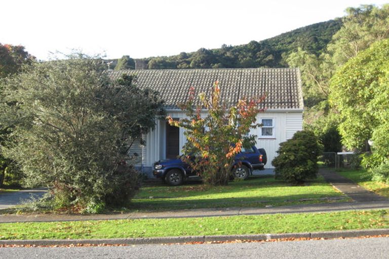 Photo of property in 62 Wilkie Crescent, Naenae, Lower Hutt, 5011