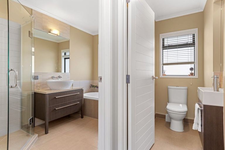 Photo of property in 28 Rexford Heights, Pyes Pa, Tauranga, 3112