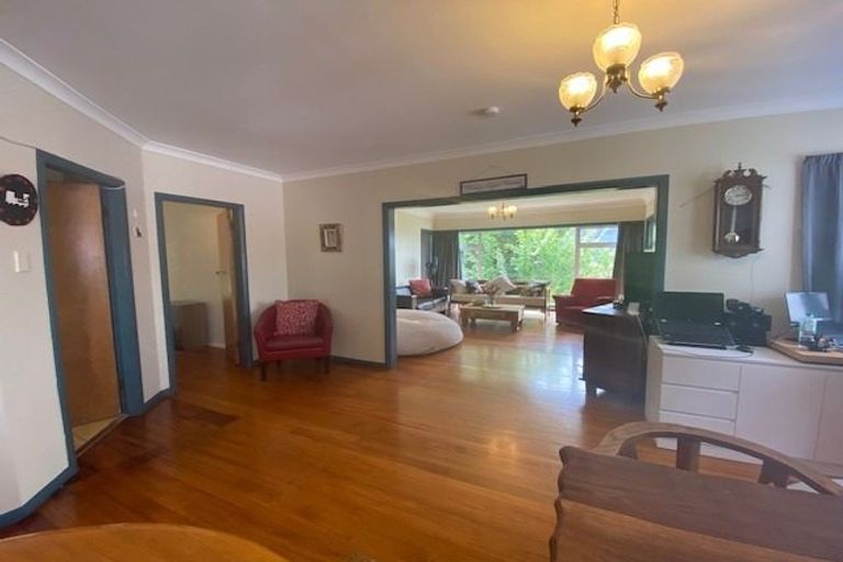 Photo of property in 36 The Drive, Tawa, Wellington, 5028