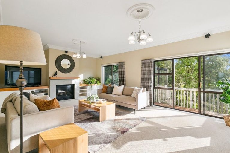 Photo of property in 10 Kate Way, Karori, Wellington, 6012