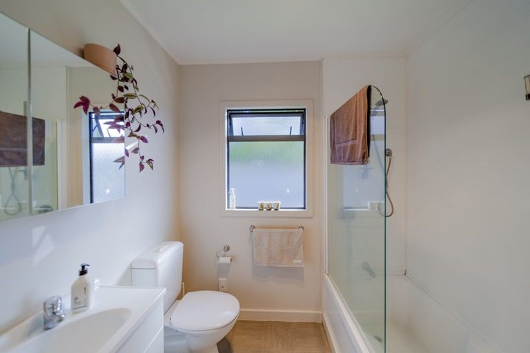 Photo of property in 94a Clarence Cox Crescent, Pirimai, Napier, 4112