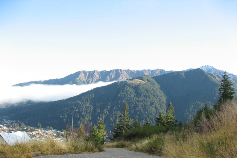 Photo of property in 33 Vancouver Drive, Queenstown, 9300