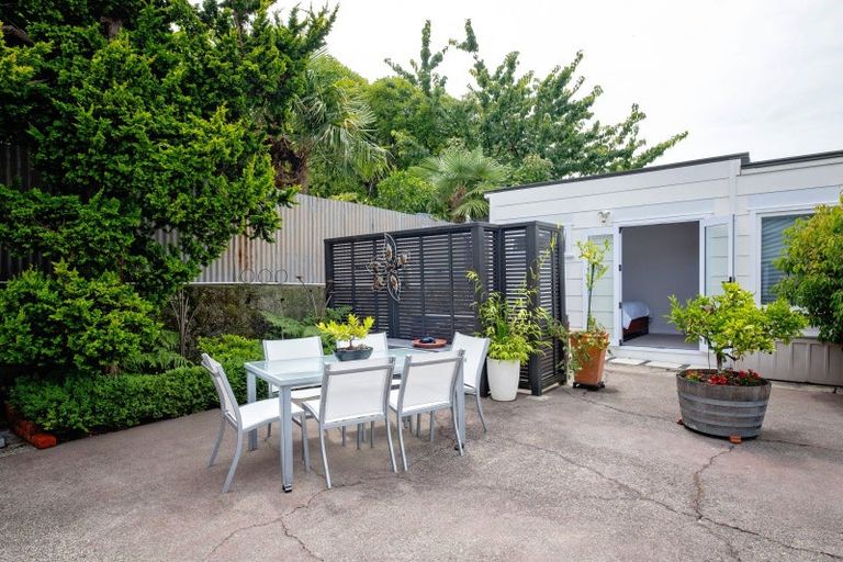 Photo of property in 28 France Road, Bluff Hill, Napier, 4110