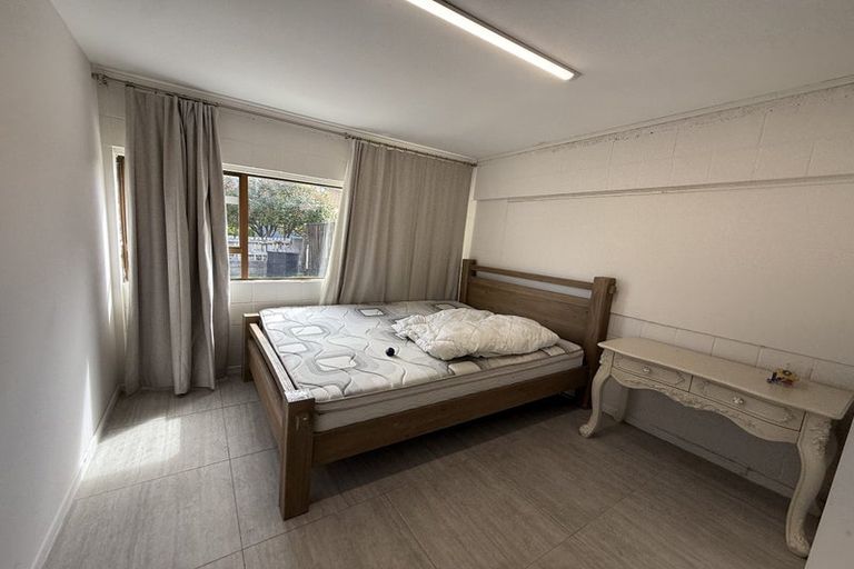 Photo of property in 24 Widmore Drive, Massey, Auckland, 0614