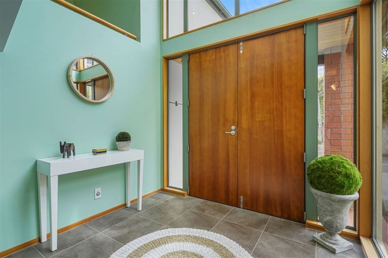 Photo of property in 262a Mount Pleasant Road, Mount Pleasant, Christchurch, 8081