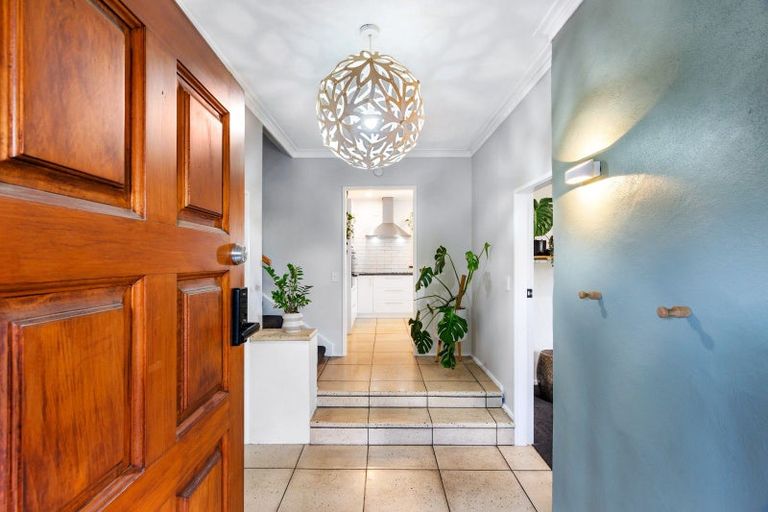 Photo of property in 125 Gloucester Street, Taradale, Napier, 4112