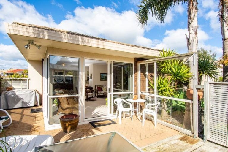 Photo of property in 18 Balmacewen Place, Mount Maunganui, 3116