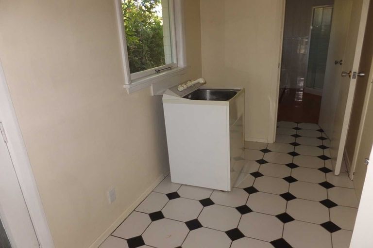 Photo of property in 22 Powell Crescent, Ilam, Christchurch, 8041