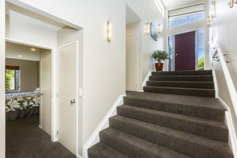 Photo of property in 83 Mount Marua Way, Timberlea, Upper Hutt, 5018