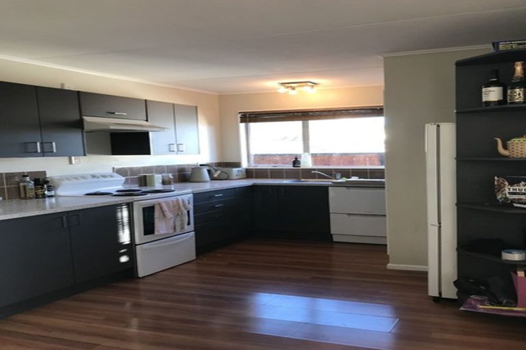 Photo of property in 17a Castle Crescent, Stokes Valley, Lower Hutt, 5019