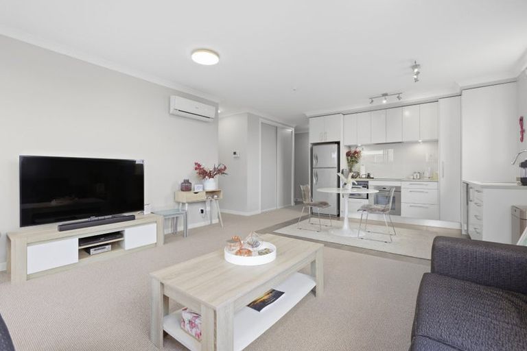 Photo of property in 76 Rewa Rewa Lane, Orewa, 0931