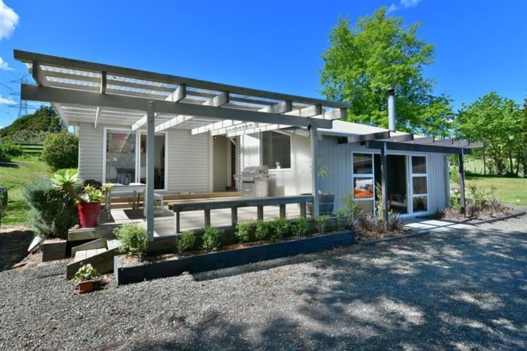 Photo of property in 1238 Peak Road, Helensville, 0875