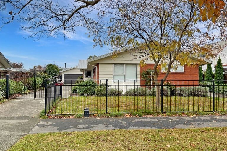 Photo of property in 38 Sayers Crescent, Ilam, Christchurch, 8041