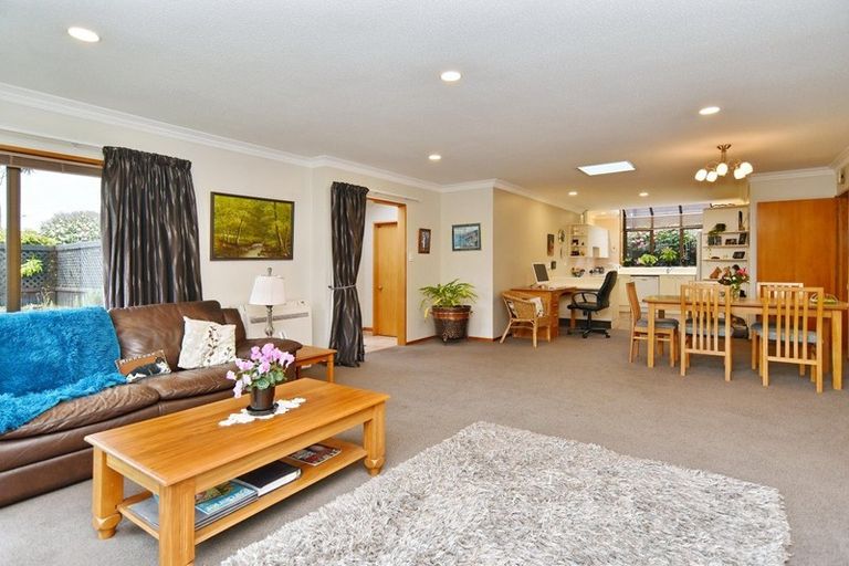 Photo of property in 78 Regency Crescent, Redwood, Christchurch, 8051