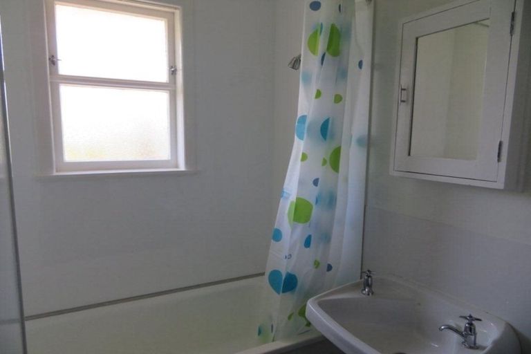 Photo of property in 112 Main Road, Wainuiomata, Lower Hutt, 5014