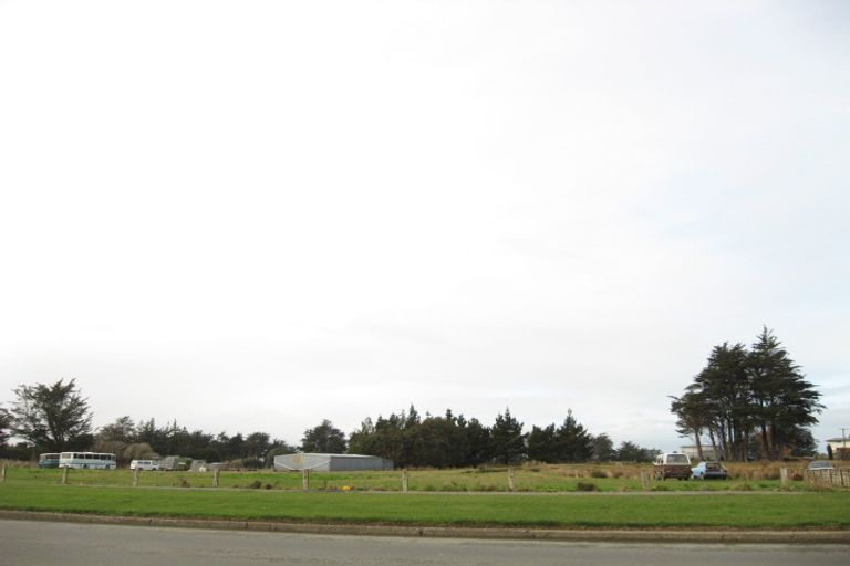 Photo of property in 699 Queens Drive, Waikiwi, Invercargill, 9810