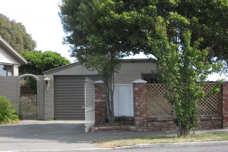 Photo of property in 380 Mairehau Road, Parklands, Christchurch, 8083