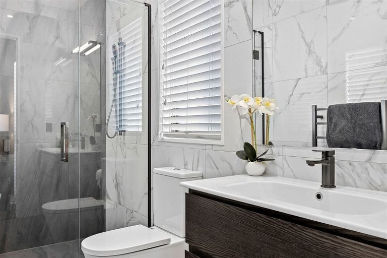 Photo of property in 30b Glandovey Road, Fendalton, Christchurch, 8052