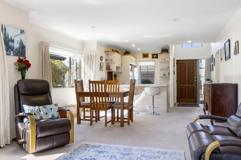 Photo of property in 4 Lakeridge Close, Rangatira Park, Taupo, 3330