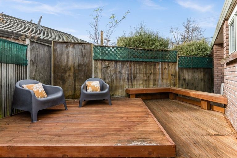 Photo of property in 2/42 Middle Road, Havelock North, 4130