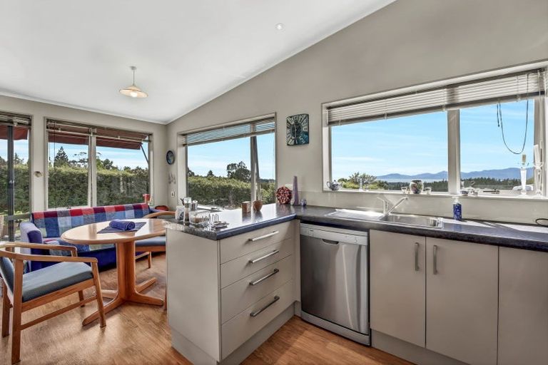 Photo of property in 337 Old Coach Road, Upper Moutere, 7173