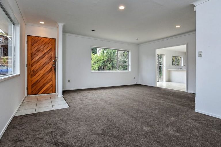 Photo of property in 34 Raymond Terrace, Northcote, Auckland, 0627