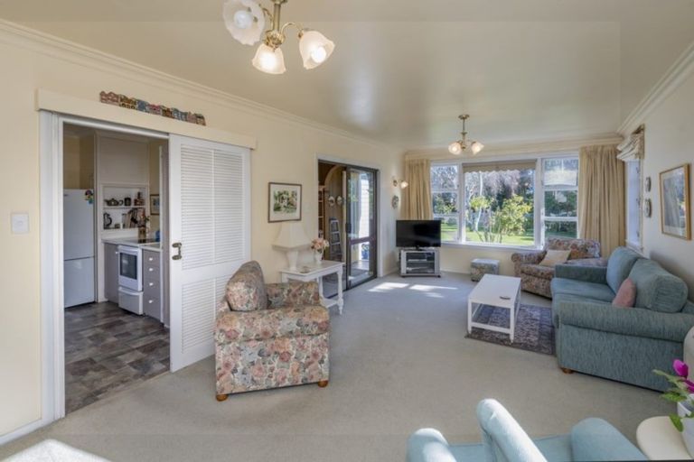 Photo of property in 181 Te Moana Road, Waikanae, 5036