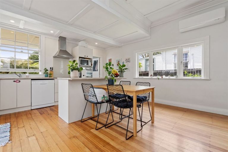 Photo of property in 3 Moore Street, Leamington, Cambridge, 3432