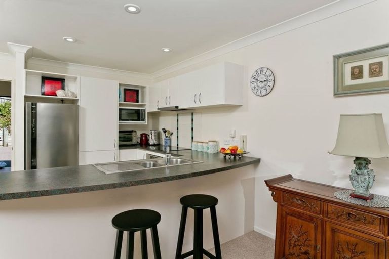 Photo of property in 7/14 Ponderosa Drive, Oteha, Auckland, 0632