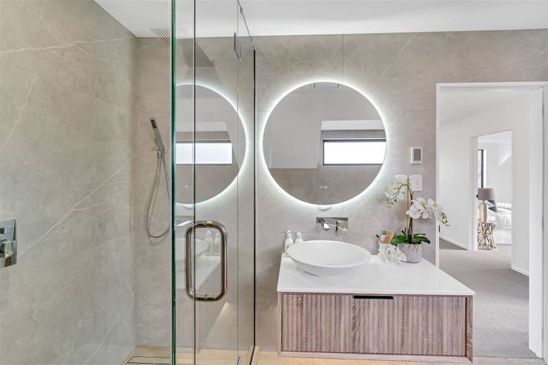 Photo of property in 2/15 Wai-iti Terrace, Burnside, Christchurch, 8053