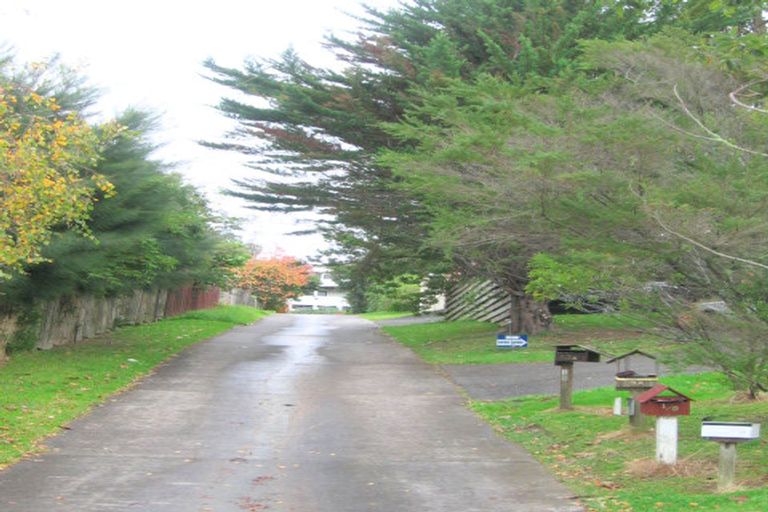 Photo of property in 2/11 Marigold Place, Mairangi Bay, Auckland, 0630