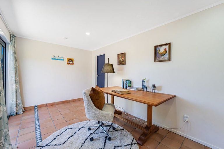 Photo of property in 10 Oliver Twist Avenue, Mellons Bay, Auckland, 2014