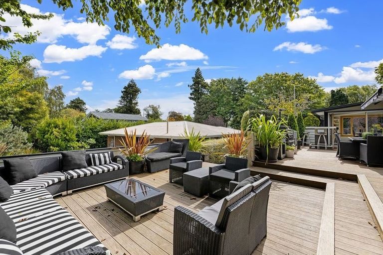 Photo of property in 2 Crichton Terrace, Cashmere, Christchurch, 8022