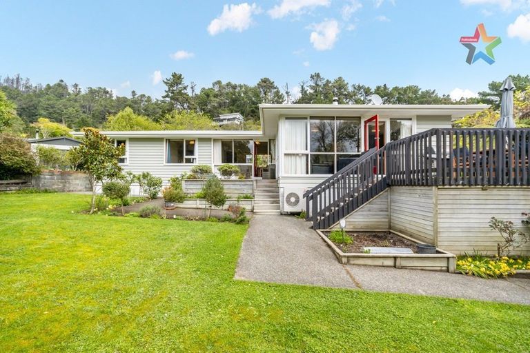 Photo of property in 98b Manuka Street, Stokes Valley, Lower Hutt, 5019