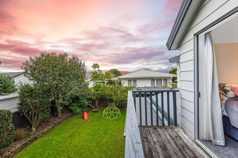 Photo of property in 2/41 Colwill Road, Massey, Auckland, 0614