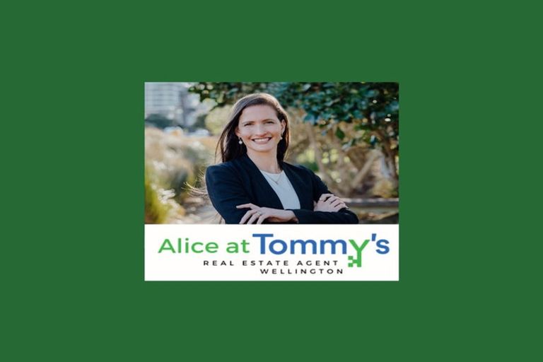 Photo of property in 70 Allington Road, Karori, Wellington, 6012