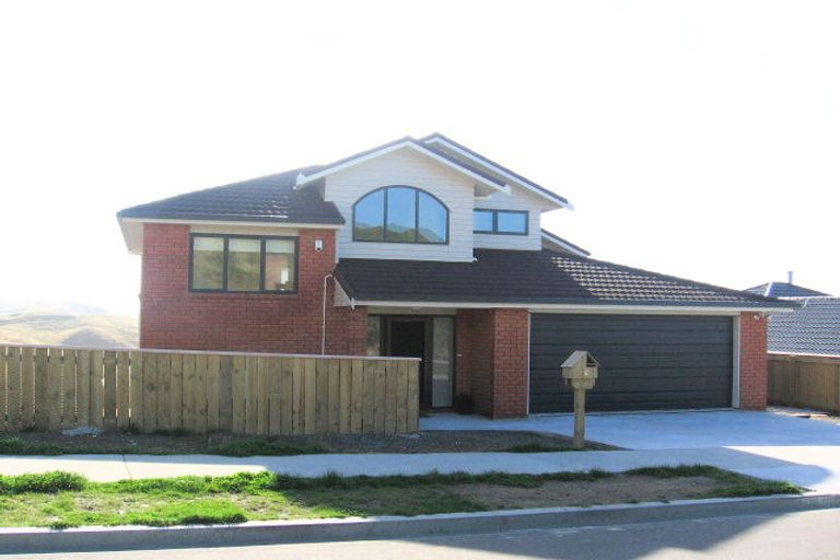 Photo of property in 6 Comber Place, Johnsonville, Wellington, 6037