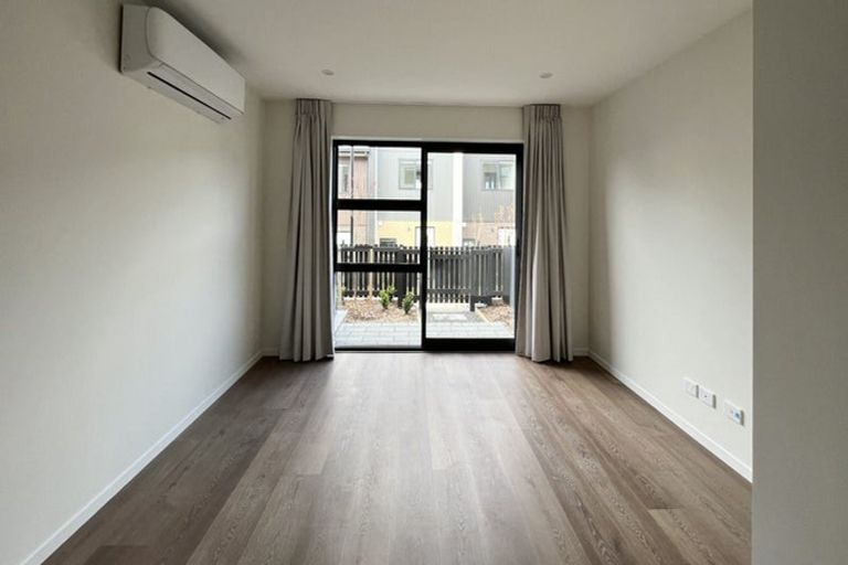 Photo of property in 4/476 West Coast Road, Glen Eden, Auckland, 0602