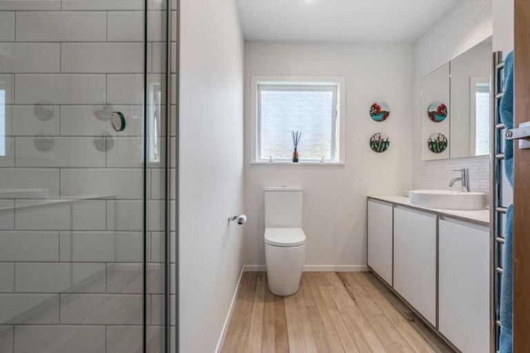 Photo of property in 1/24a Wolsley Avenue, Milford, Auckland, 0620